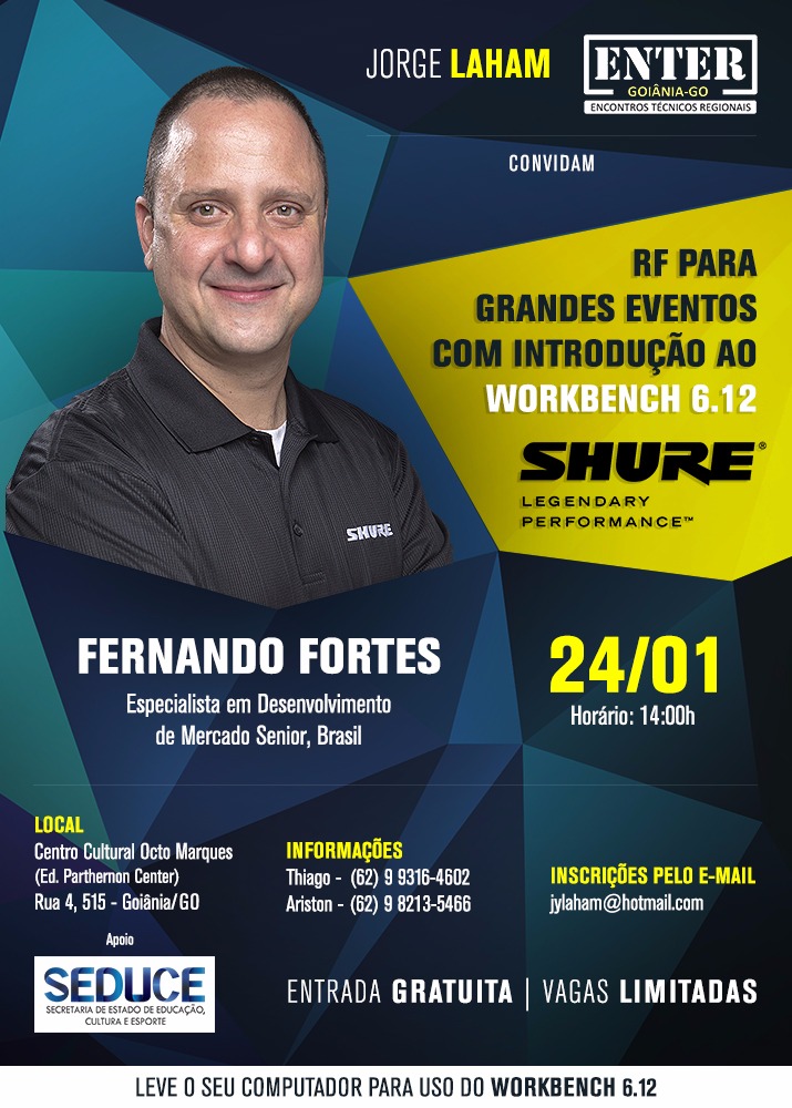 homem de camisa anuncia curso para som