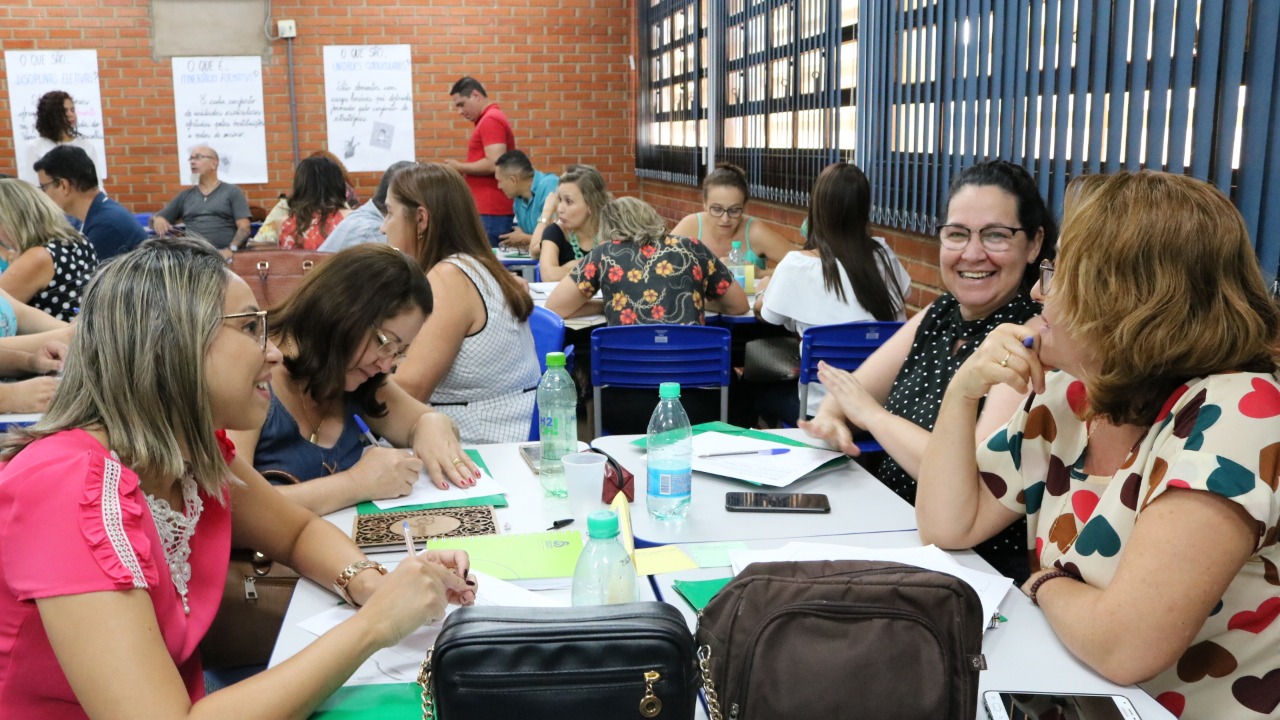 Escuta de professores sobre novo currículo do Ensino Médio é o passo