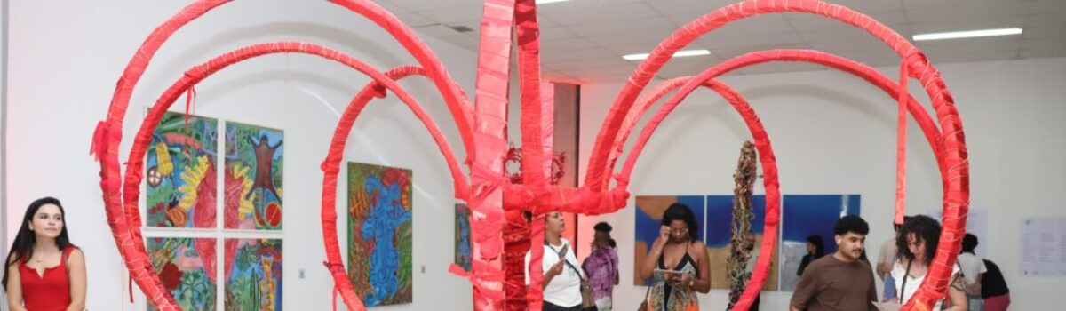 Exposição de Ronan Gonçalves realiza vivência artística para alunos da rede pública na Vila Cultural Cora Coralina