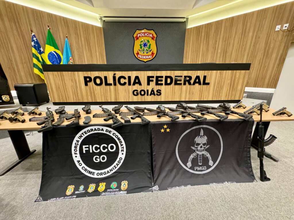 Operação integrada entre PMGO e PF faz grande apreensão de armas em