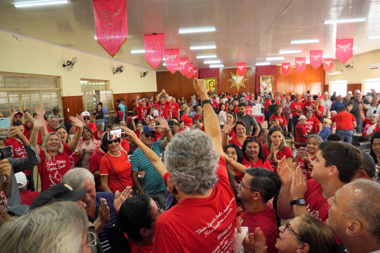 Caiado ressalta fé e tradição na festa do Divino Espírito Santo em