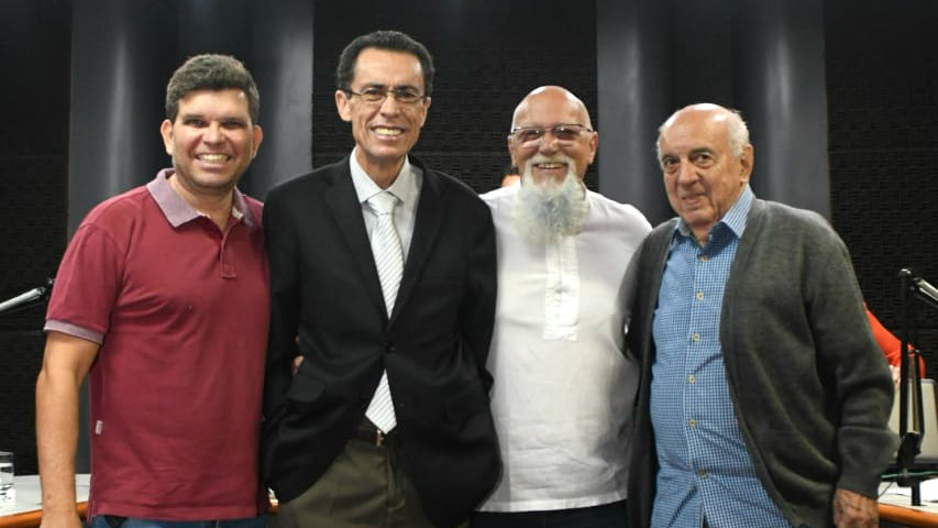 Gil Bomfim, Sílvio José, Augusto César e Jerônimo Jerônimo Rodrigues nos estúdios da Rádio Brasil Central
