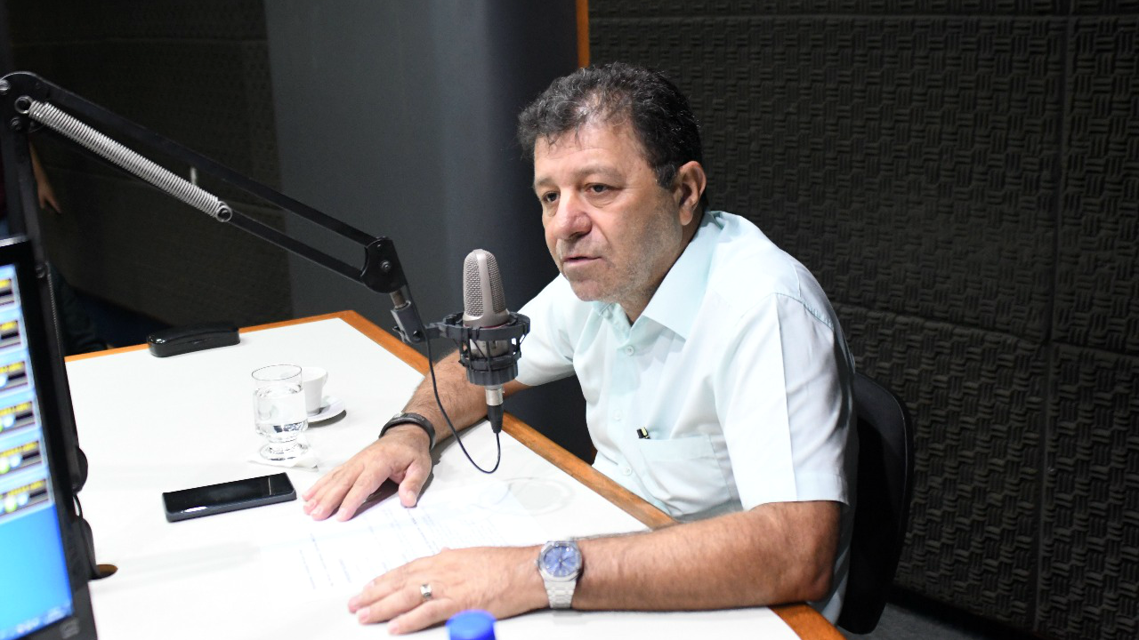 Prefeito de Abadiânia, José Aparecido Diniz, nos estúdios da Rádio Brasil Central