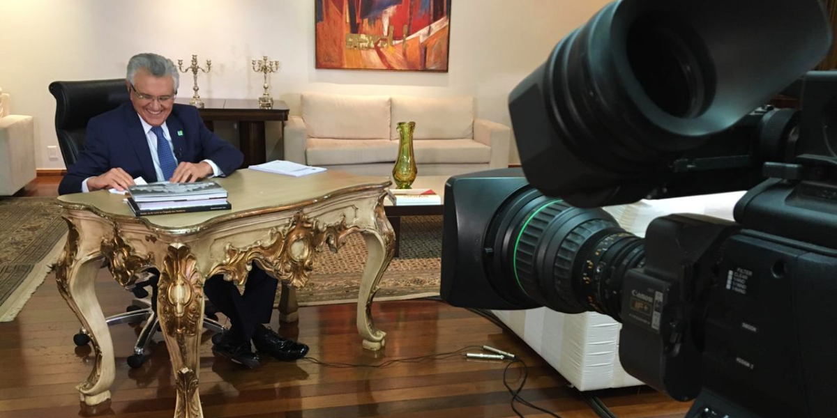 TV Brasil Central traz os bastidores da entrevista do governador Ronaldo Caiado ao Roda Viva da TV Cultura