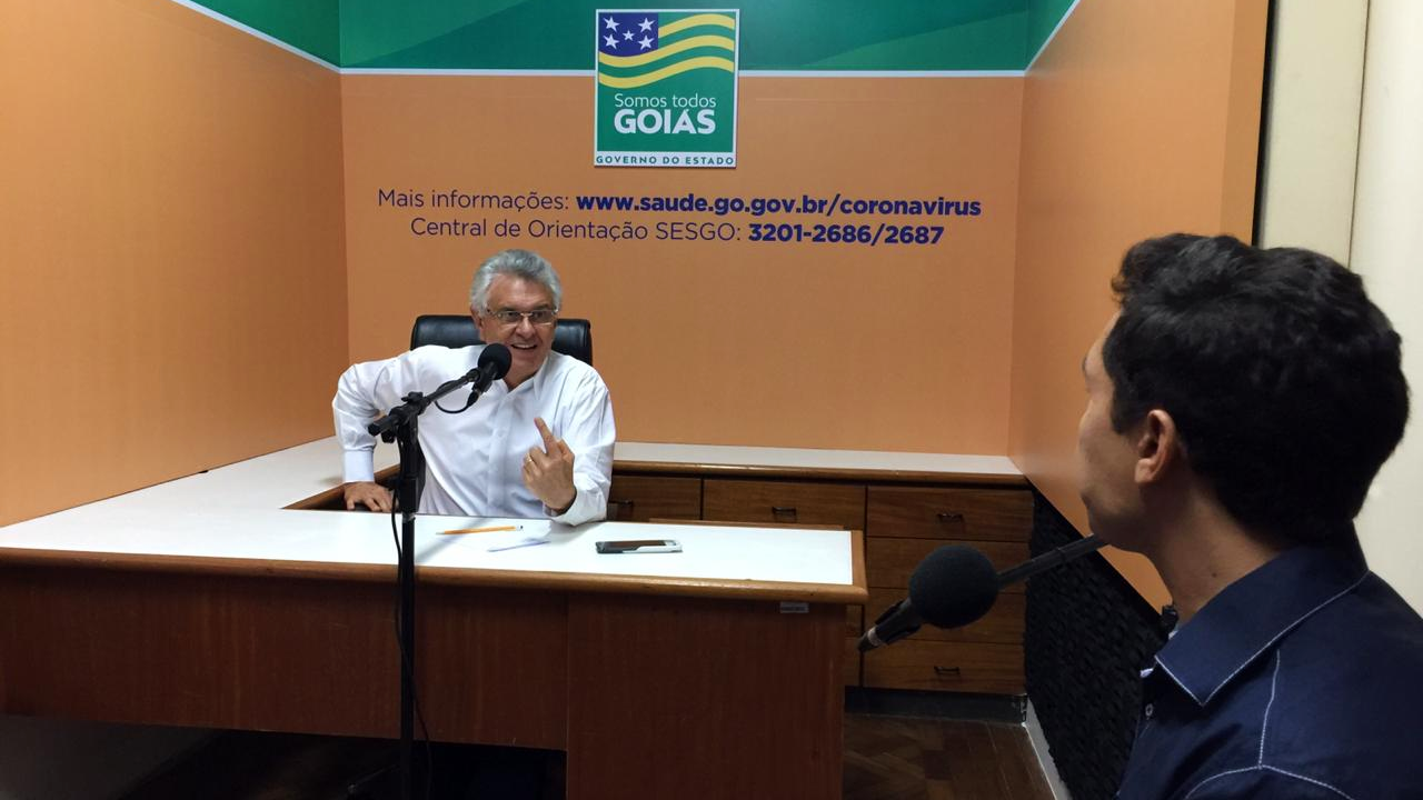 O governador Ronaldo Caiado e o apresentador Daniel de Paula, em live realizada pela ABC