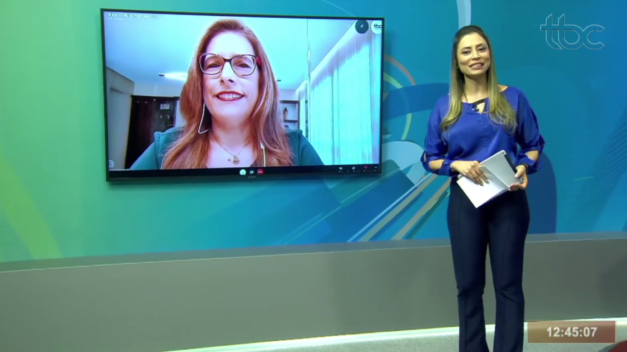 A analista do Sebrae Goiás Mara Cristina Machado Lima e a apresentadora Michelle Bouson, nos estúdios da TBC