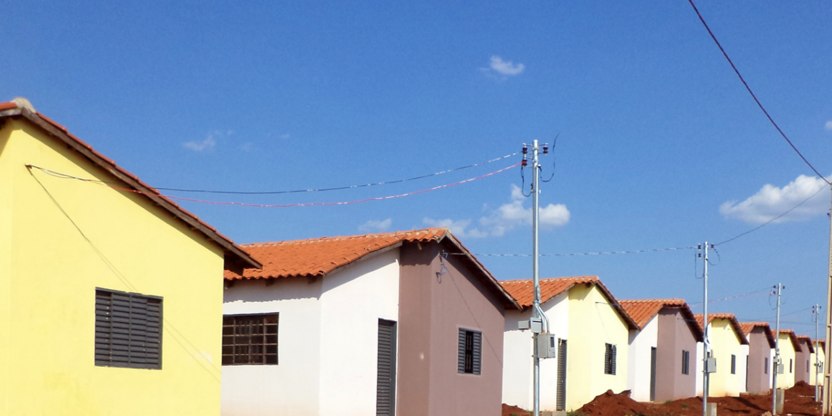 Agehab vai acelerar regularização fundiária em Goiás