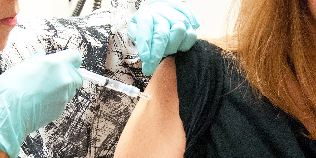Infectologista esclarece sobre vacinas contra Covid-19 e alerta para cuidados sanitários