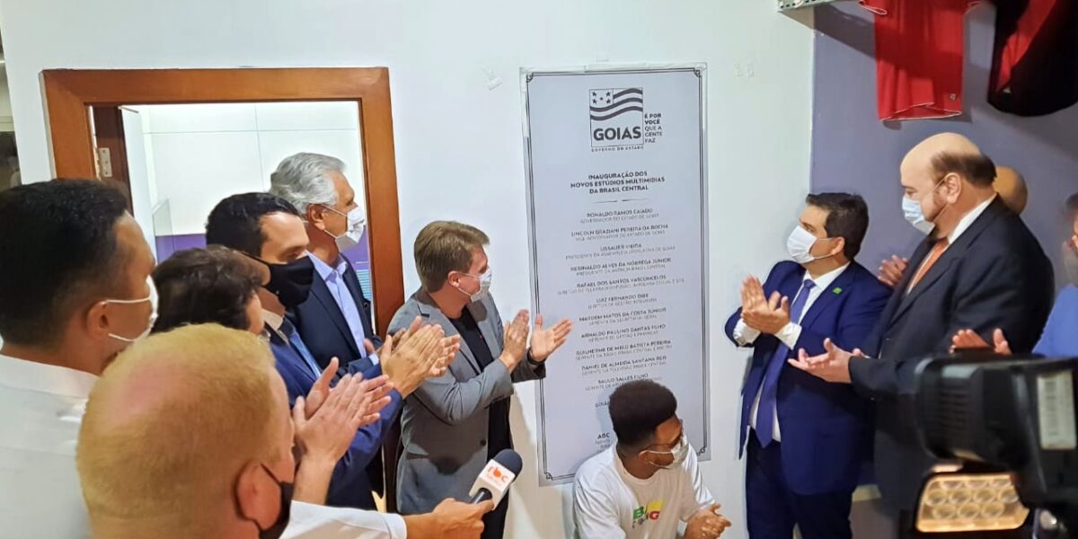 Governador Ronaldo Caiado visita a Brasil Central e inaugura estúdios