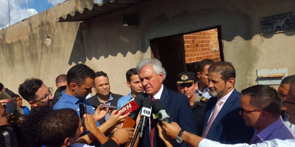 Governador Ronaldo Caiado visita familiares de menina assassinada
