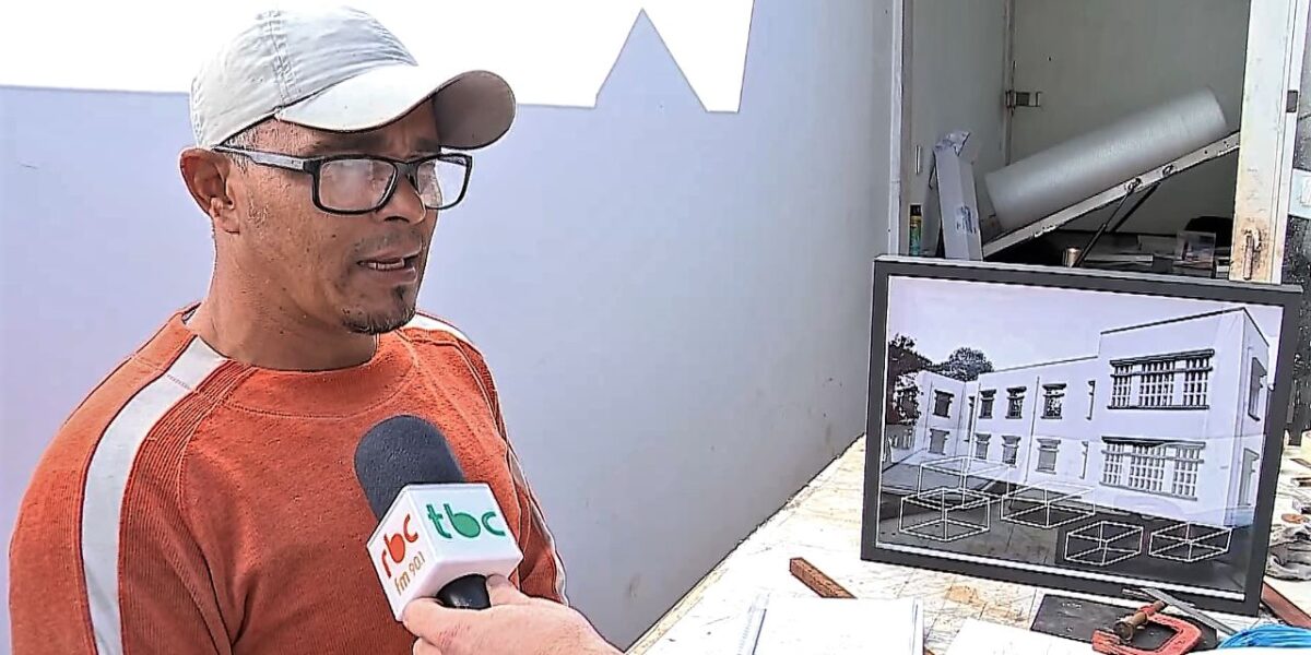 Evandro Soares doa obra para a Pinacoteca da ABC