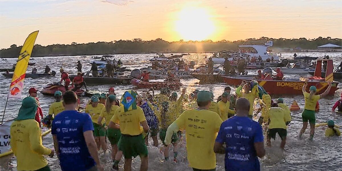 Caiado e ministro do Turismo prestigiam final da Caminhada Ecológica