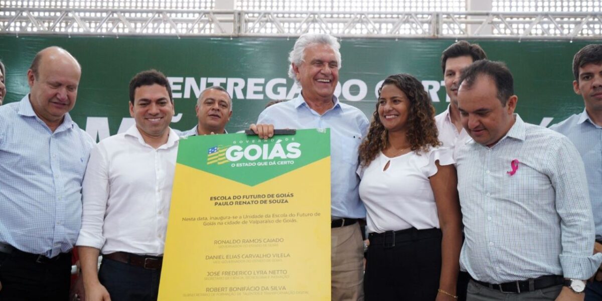 Caiado entrega benefícios sociais e escola no Entorno do DF