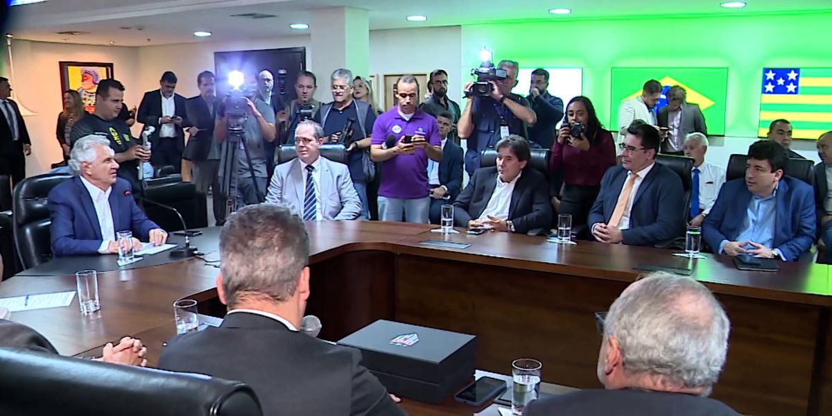 Caiado confirma ida à decisão do Goianão 2024 para entregar a taça ao campeão