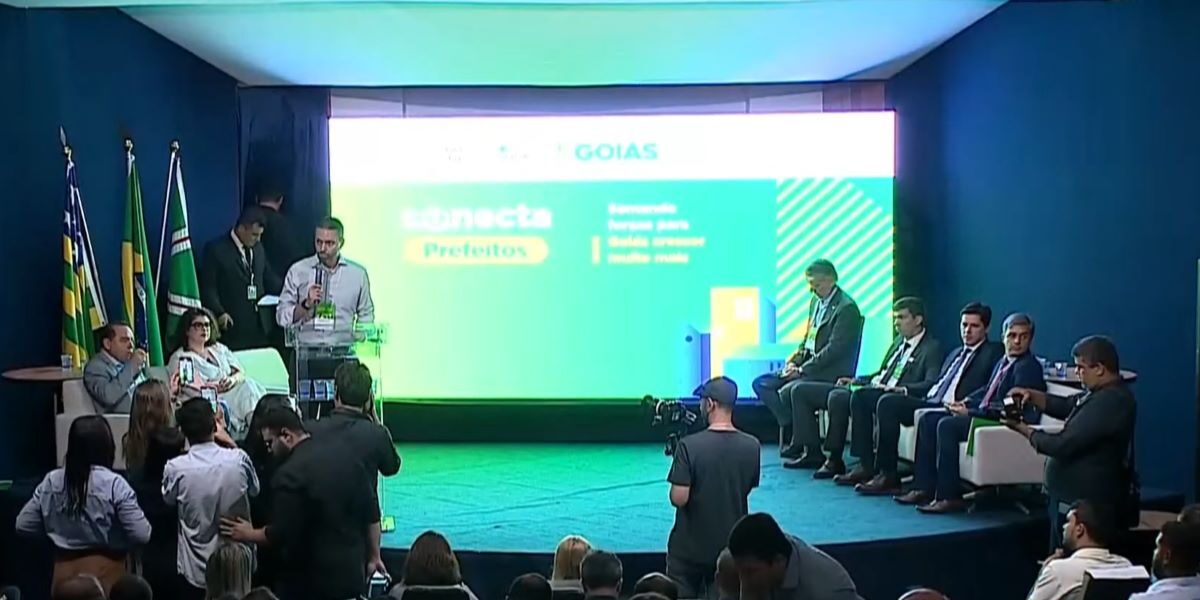 Evento divulga programas de governo a prefeitos eleitos