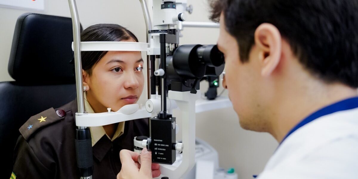 Governo lança programa de saúde ocular para alunos em todo o estado