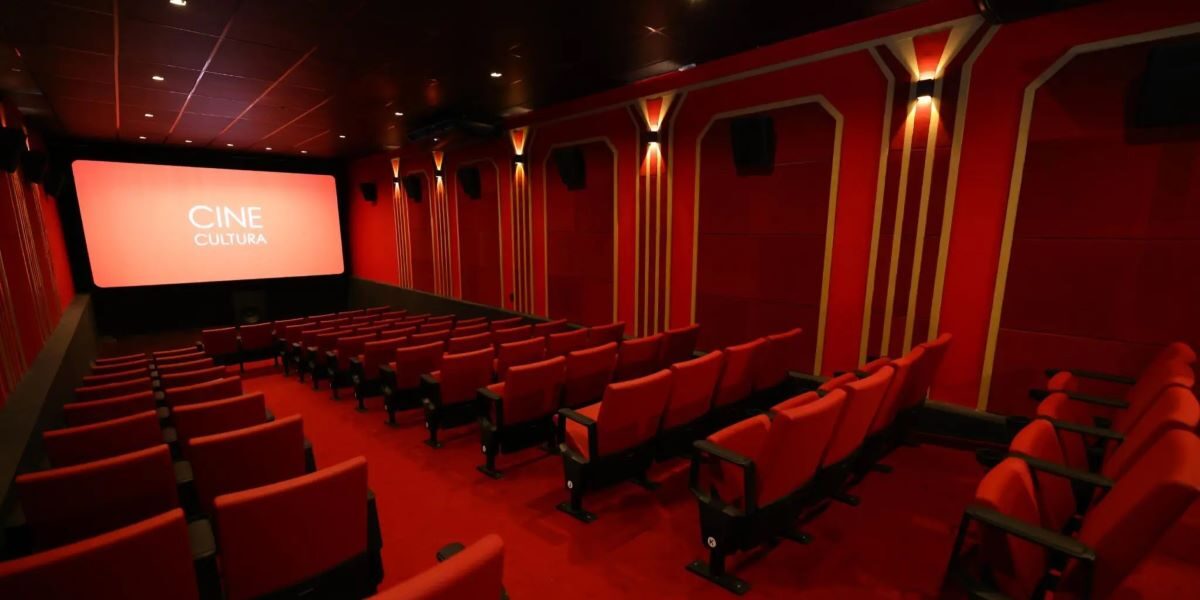 Na entrega da reforma do Cine Cultura, Caiado reafirma compromisso com o setor