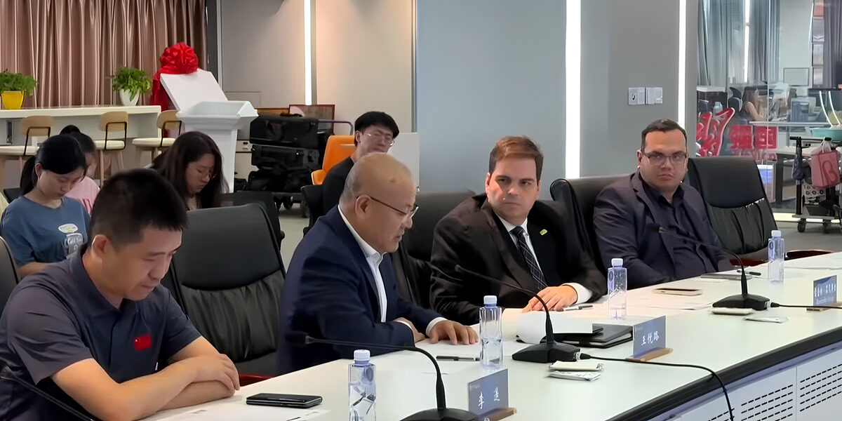 Missão da Brasil Central participa de reunião com jornalistas chineses