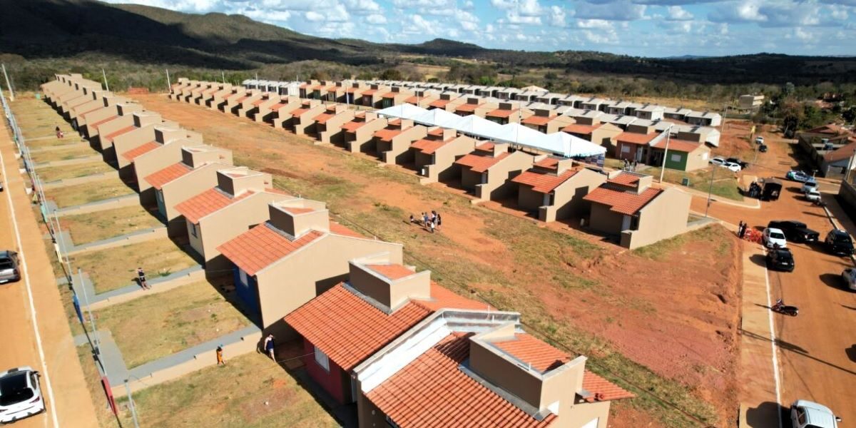 Agehab já entregou 4.100 moradias e mais de mil escrituras a custo zero