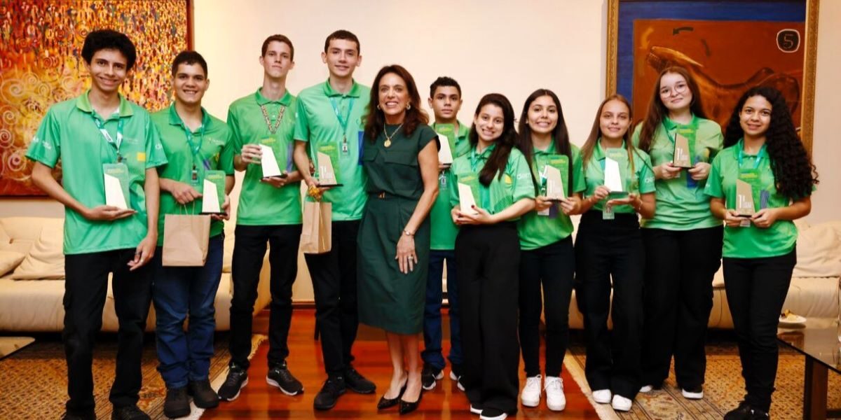 Alunos do Desafio Aprendizes da Matemática vão a Londres