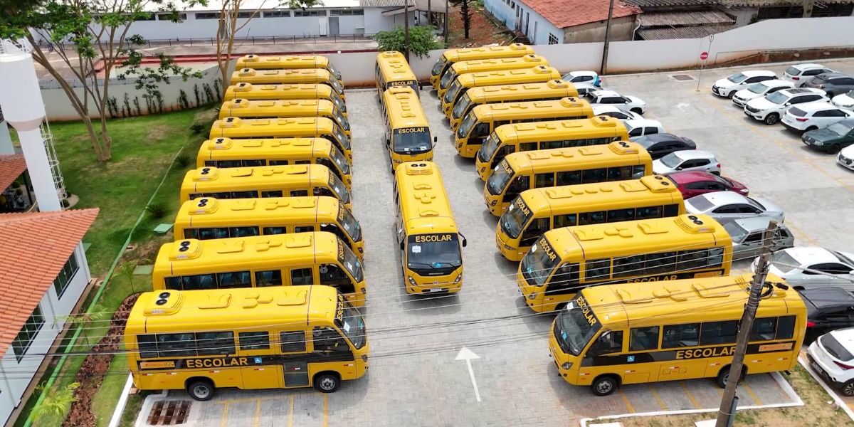 Municípios goianos recebem mais 26 ônibus escolares