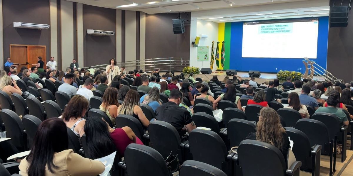 Goiás reúne gestores para discutir educação profissional na rede estadual