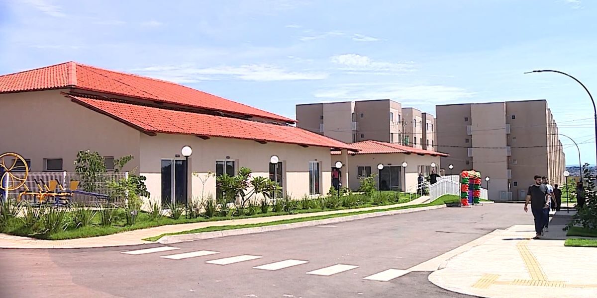 Agehab entrega 448 apartamentos no programa Aluguel Nunca Mais