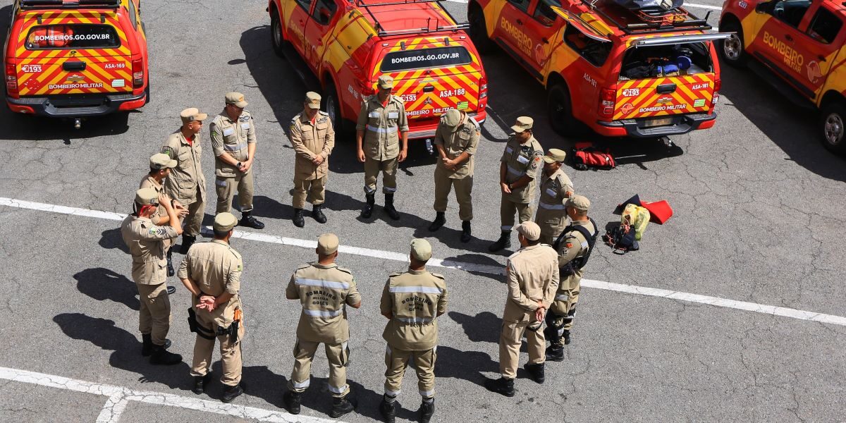 Bombeiros são treinados para emergências em temporais