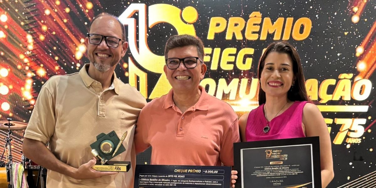 Equipe da RBC FM ganha o Prêmio Fieg de Comunicação