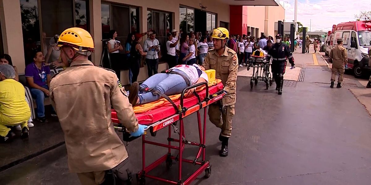 Hugol simula atendimento de emergência de grande porte