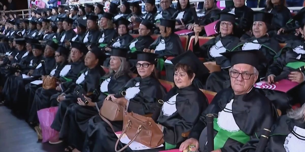 Goiás forma mais de 450 idosos em curso de inclusão digital