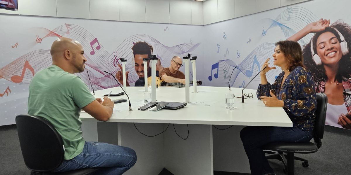 TBC+ abre a semana recebendo a cantora Maria Eugênia