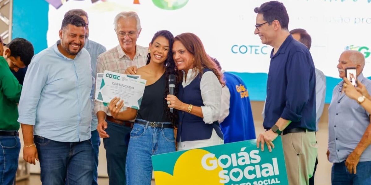 Governo leva qualificação profissional a Palmeiras de Goiás