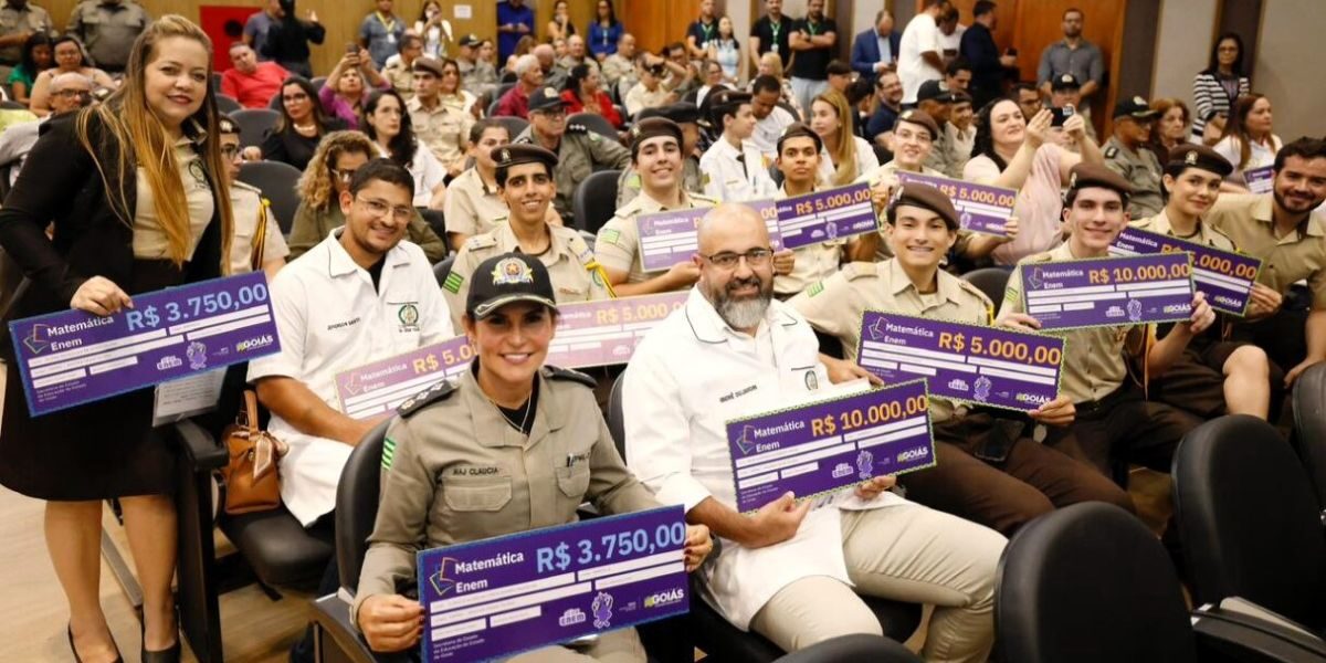 Governo estadual premia alunos que se destacaram no Enem 2025
