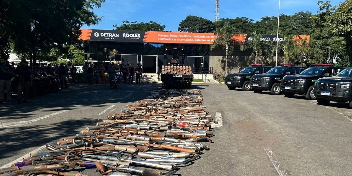 Detran destroi escapamentos apreendidos na Patrulha Randandan