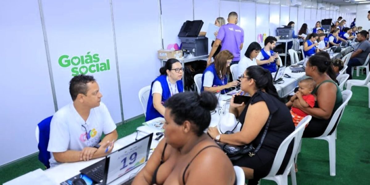 Trindade recebe edição especial do Goiás Social e ganha Restaurante do Bem