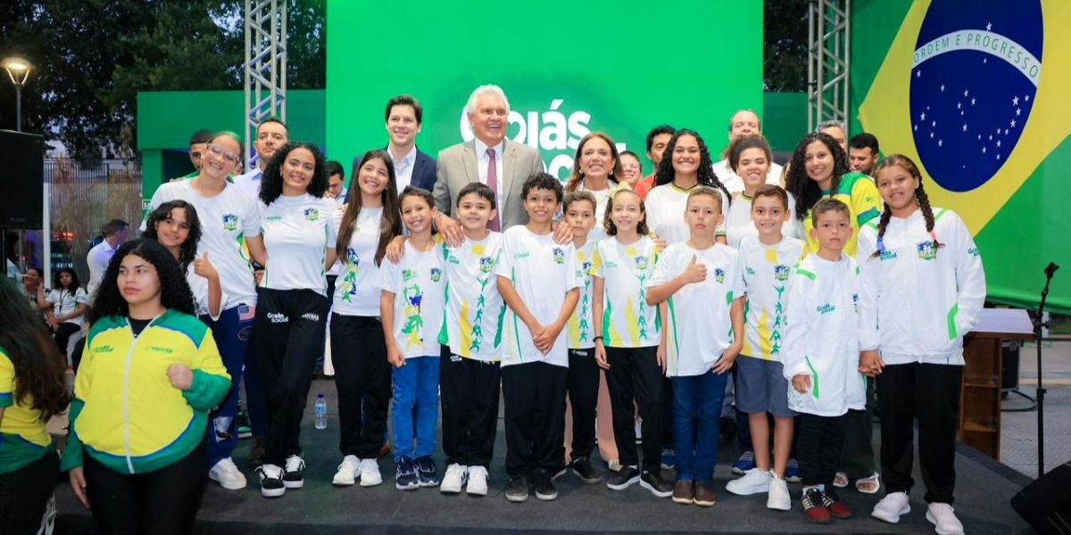 Governo entrega cartões, amplia programa e reajusta valores do Pró-Goiás Atleta