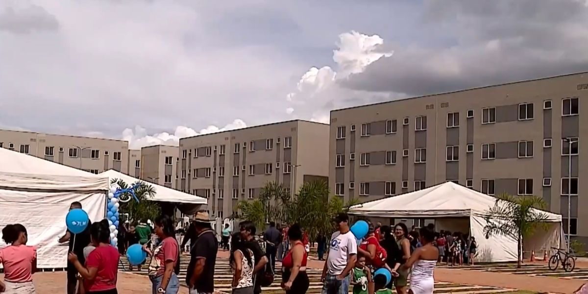 Agehab entrega benefícios do programa Pra Ter Onde Morar em Águas Lindas