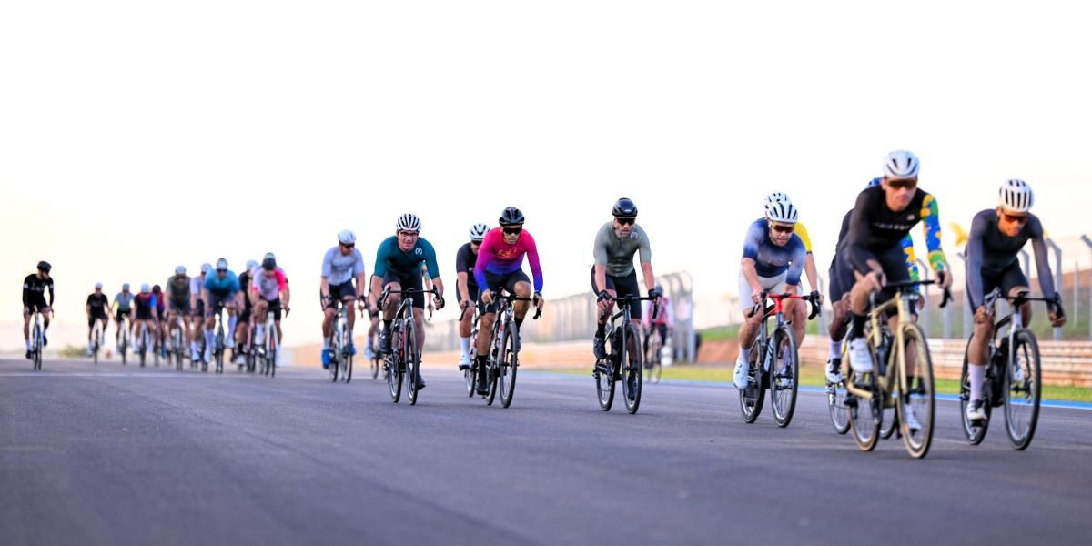 Pista do autódromo é aberta à prática do ciclismo