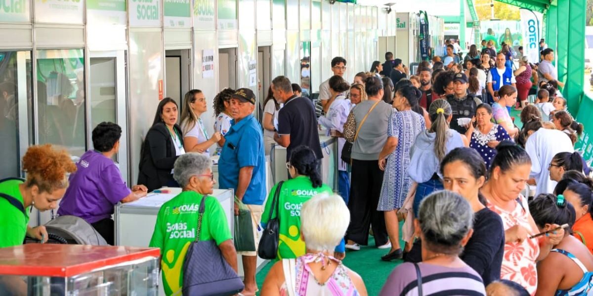 População de Formosa recebe múltiplos benefícios em edição do Goiás Social