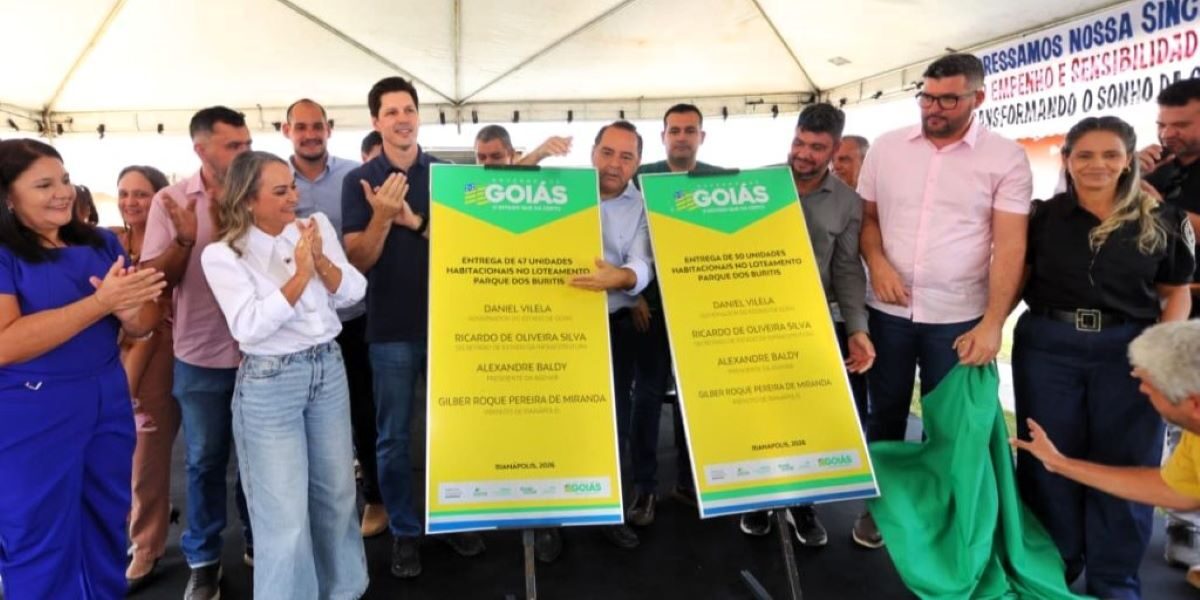Governo estadual entrega 195 casas a custo zero a famílias de mais três cidades