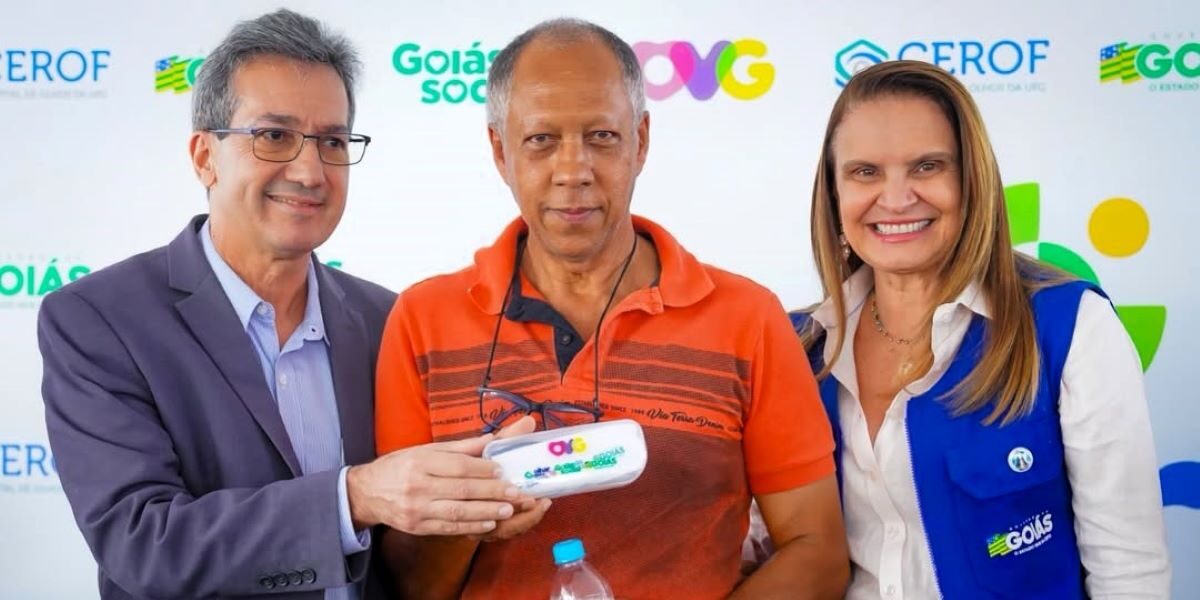 OVG entrega óculos gratuitamente à população