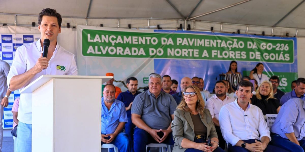 Governo autoriza obra de pavimentação e entrega casas a custo zero no Nordeste goiano