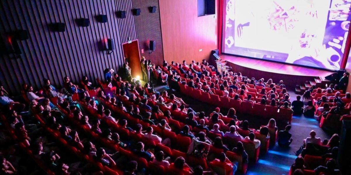 Fica começa em Goiás com projeções nas paredes do casario histórico