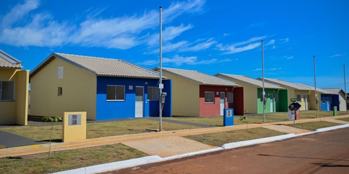 Chapadão do Céu recebe casas e obras viárias do governo