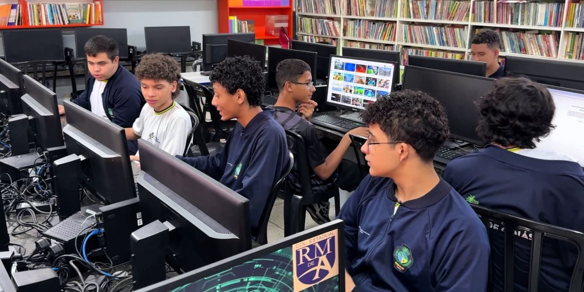 30 mil alunos goianos do ensino médio estão matriculados também em cursos técnicos