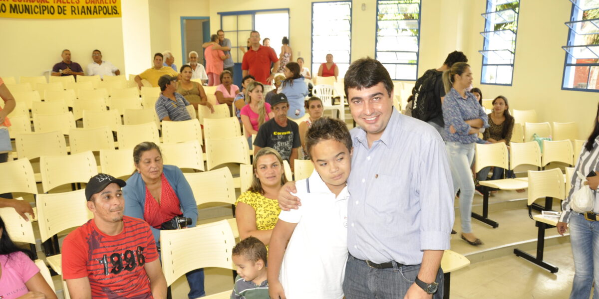 Governo de Goiás entrega 50 moradias em Rianápolis
