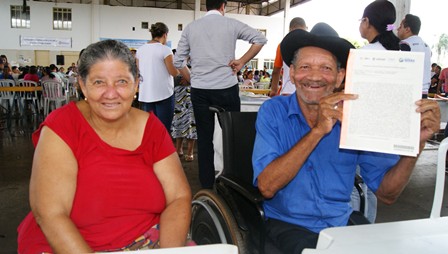 Famílias de Goianésia são beneficiadas pelo Programa Casa Legal da Agehab