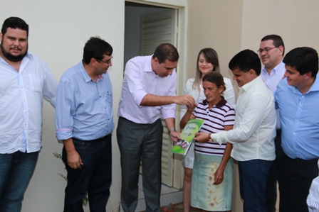 Entrega de moradias do Governo de Goiás emociona famílias de Itapuranga