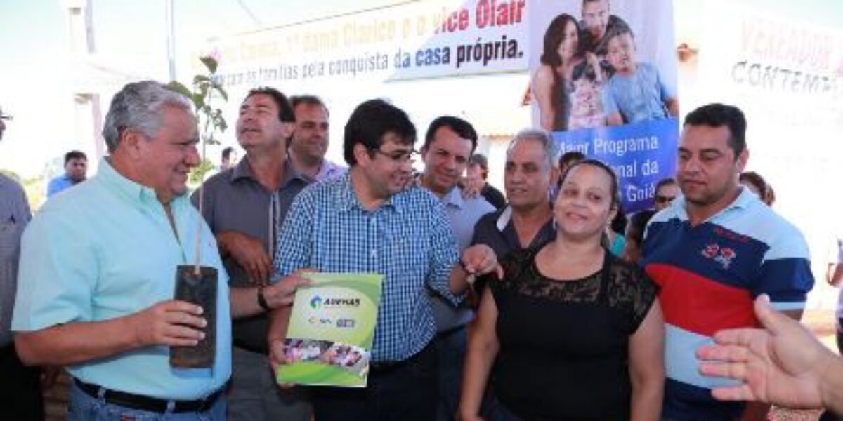 Araçu e Itaguaru entram para grupo de municípios que já receberam moradias do Governo de Goiás